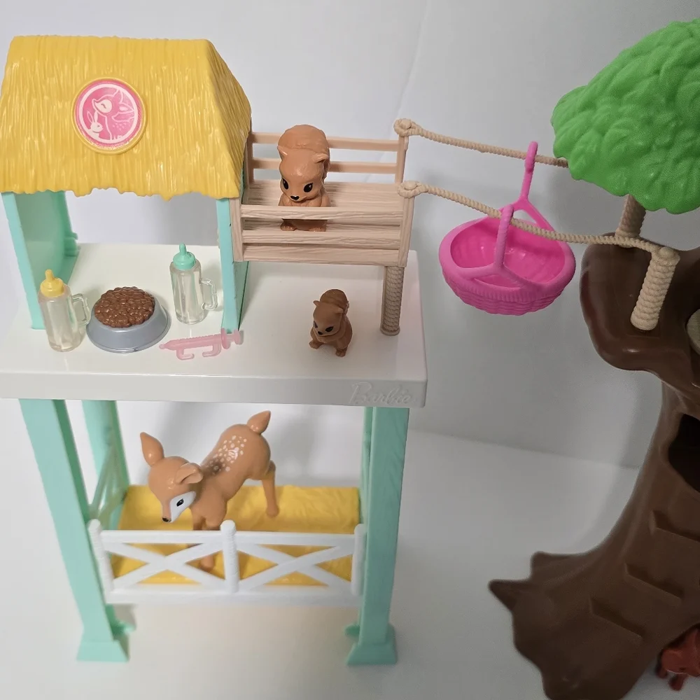 Barbie Animal Rescuer Doll Playset - FCP78 Vet Doll And Treehouse Animals - Picture 7 of 16